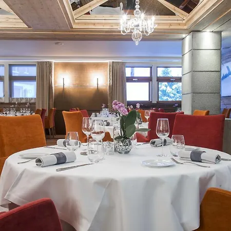 Hotel Au Coeur Du Village 5*