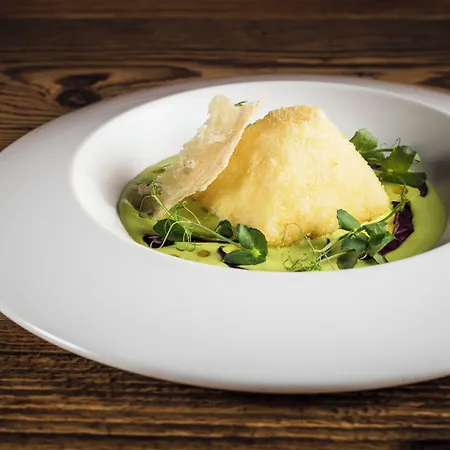 Au Coeur Du Village Hotel