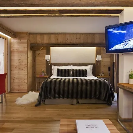 Hotel Au Coeur Du Village 5*