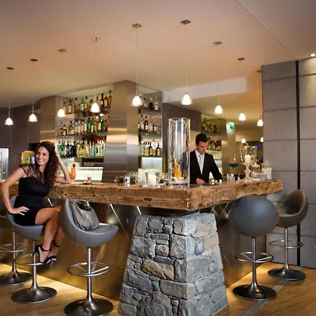 Au Coeur Du Village Hotel